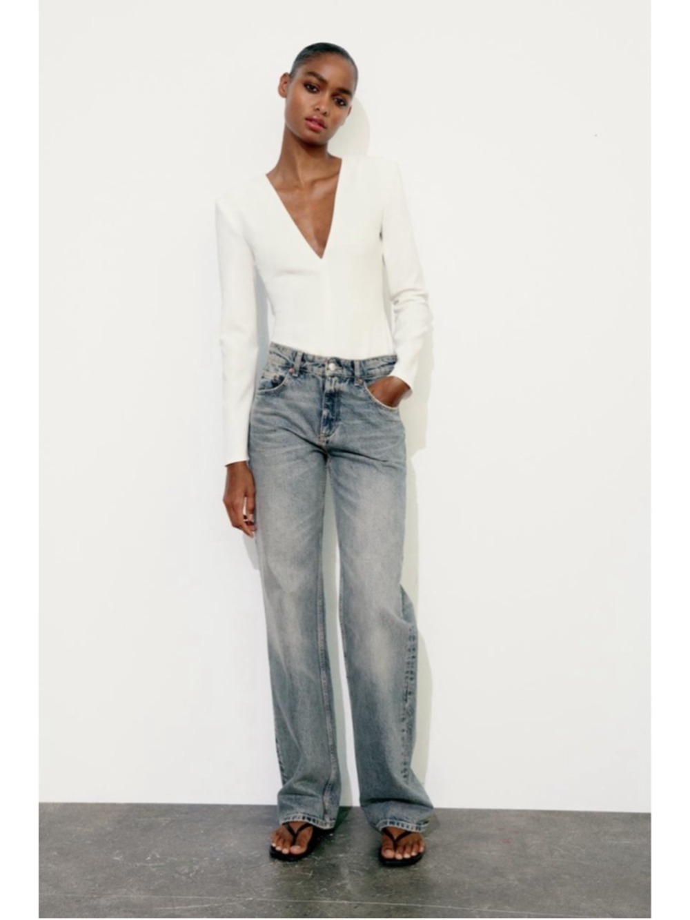 Women's ZARA White V-Neck Long Sleeve Bodysuit S